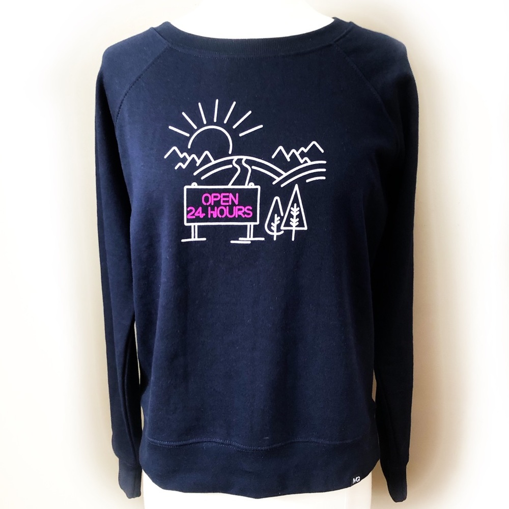 3 / $25 MINT GREEN navy crewneck size women’s med